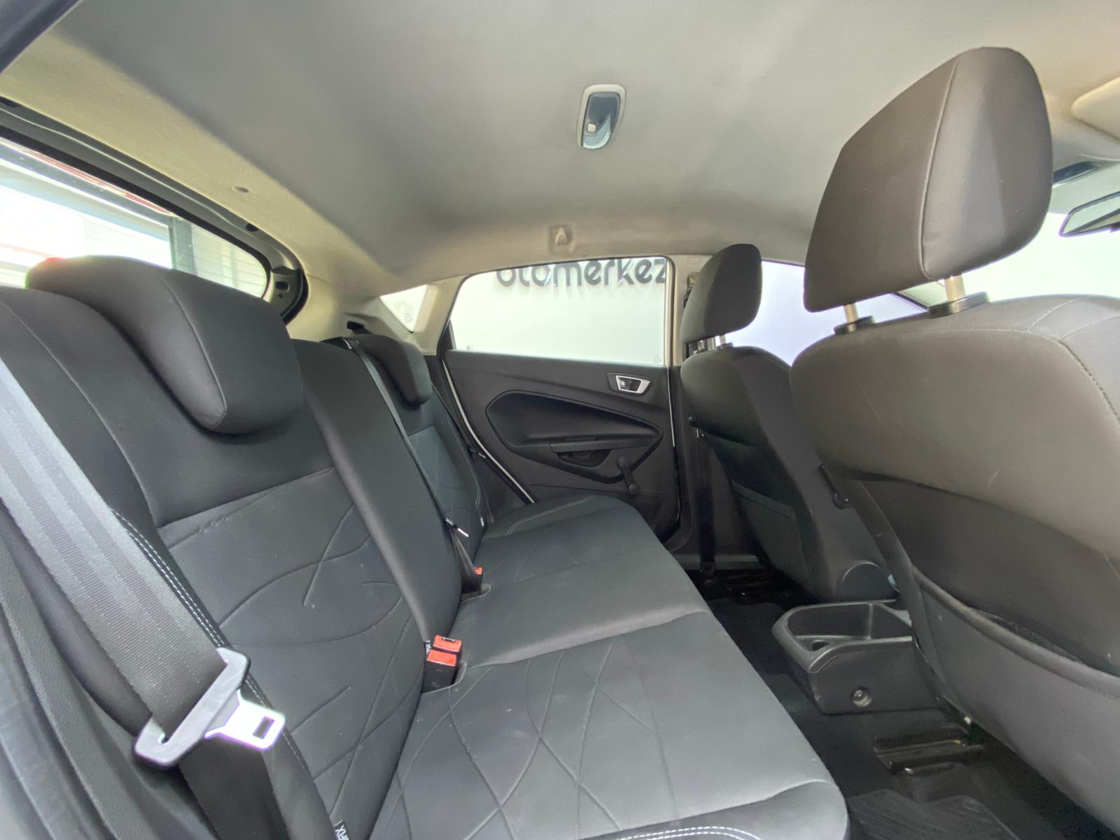 FORD FIESTA 18